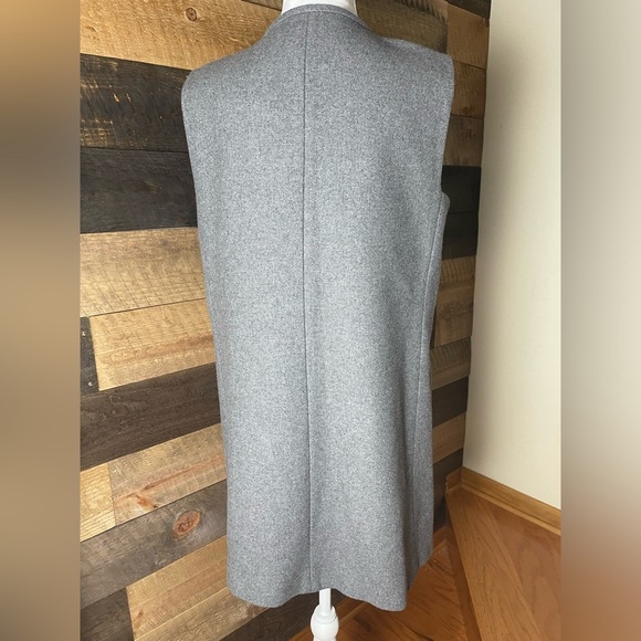 Lafayette 148 New York Gray Wool Blend Zip
Front Tamer Vest Faux Fur, Size M - Picture 3 of 12